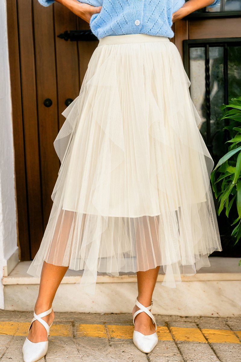 Street Chic Cream Maxi Skirt - Image 2